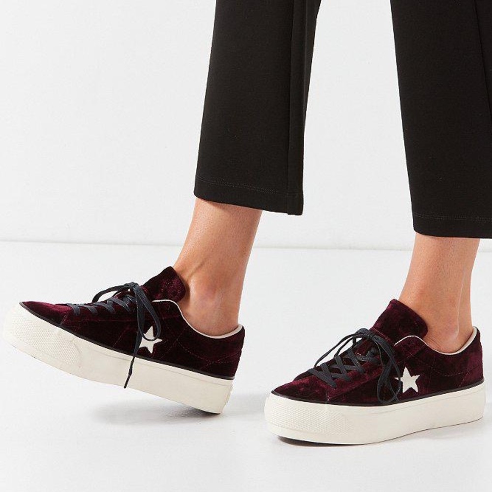 Woman’s size 8.5 red velvet one star converse